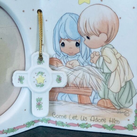 Precious Moments Christmas Nativity Porcelain Cross Charm Picture Frame - Picture 2 of 4